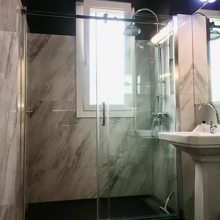 Апартаменты Modern Flat With A Private Garden Nice Center