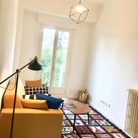 Modern Flat With A Private Garden Nice Center Апартаменты *