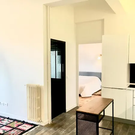 Апартаменты Modern Flat With A Private Garden Nice Center *
