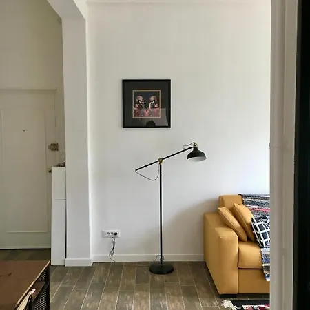Modern Flat With A Private Garden Nice Center Апартаменты *