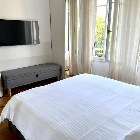 Modern Flat With A Private Garden Nice Center Апартаменты